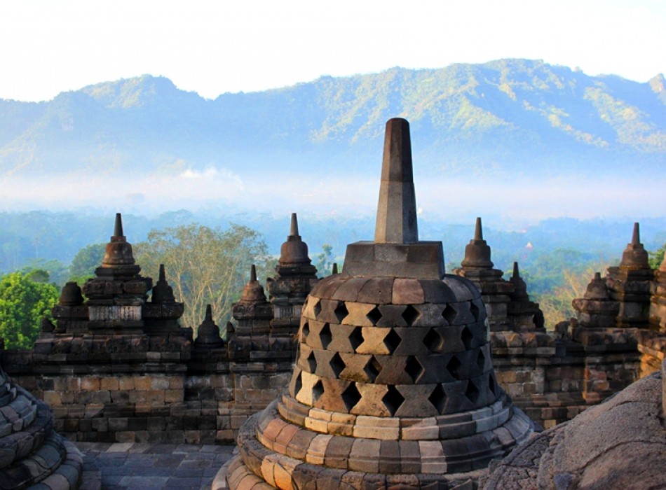 Borobudur Hald Day Tour