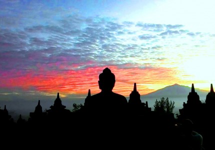 Punthuk Setumbu Sunrise, Climb up to Borobudur Temple with Dieng Plateau Tours