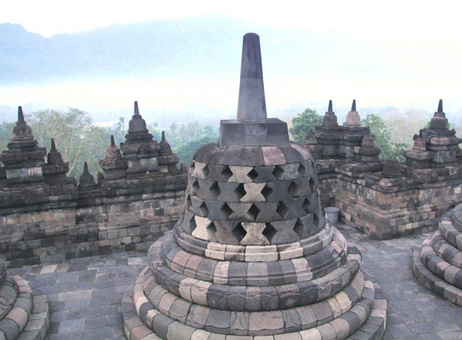 5 Day Yogyakarta to Explore Prambanan, Borobudur Temple, Merapi Volcano, Solo City, Sukuh & Cetho