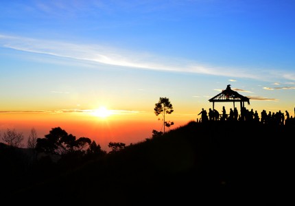 Dieng Plateau Sikunir Golden Sunrise Tour from Yogyakarta