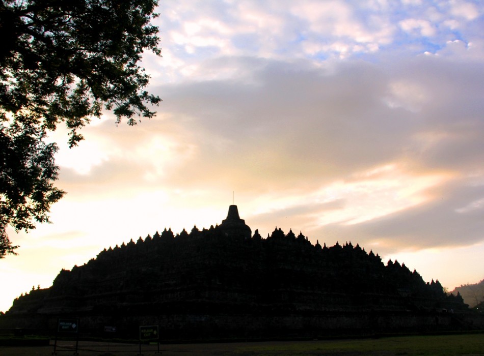 Borobudur Sunrise from Yogyakarta to Chicken Church then Selogriyo Temple