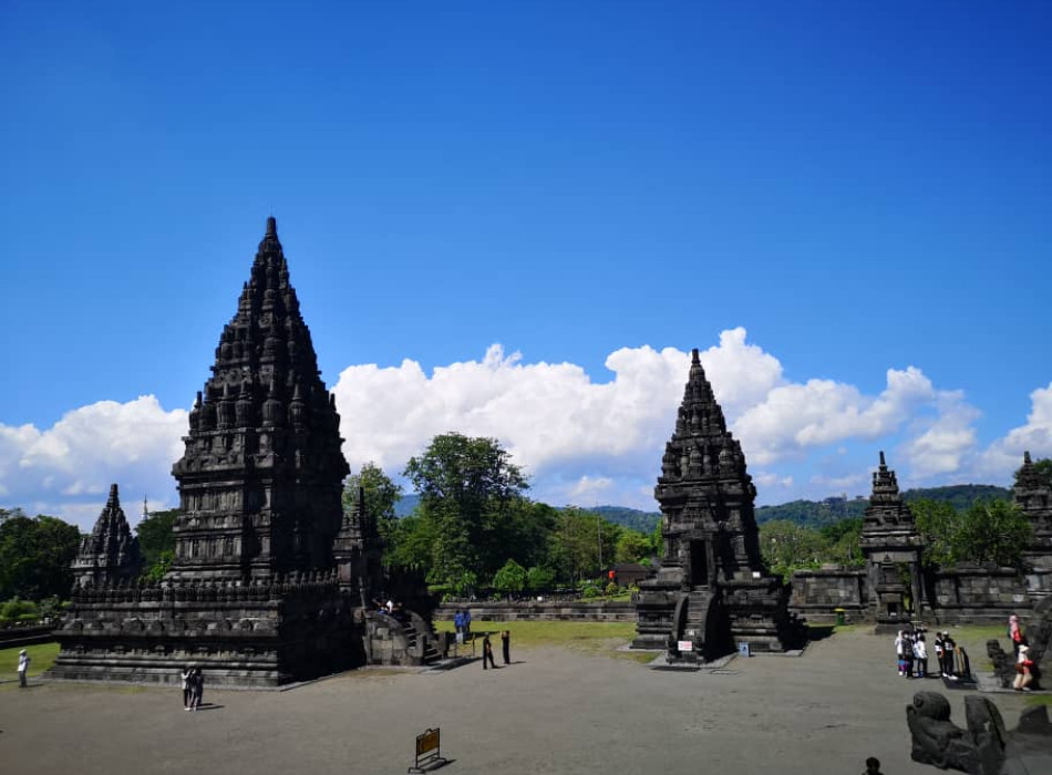 Yogyakarta 2 Days Trip : Borobudur & Prambanan Temples