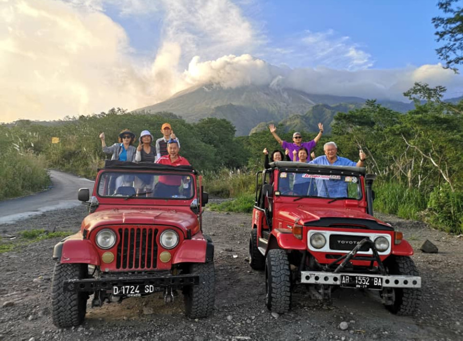 5 Day Tours to Yogyakarta with Adventure to Jomblang Cave
