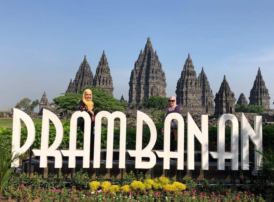 Semarang Port : Borobudur & Prambanan Temple Private Tours