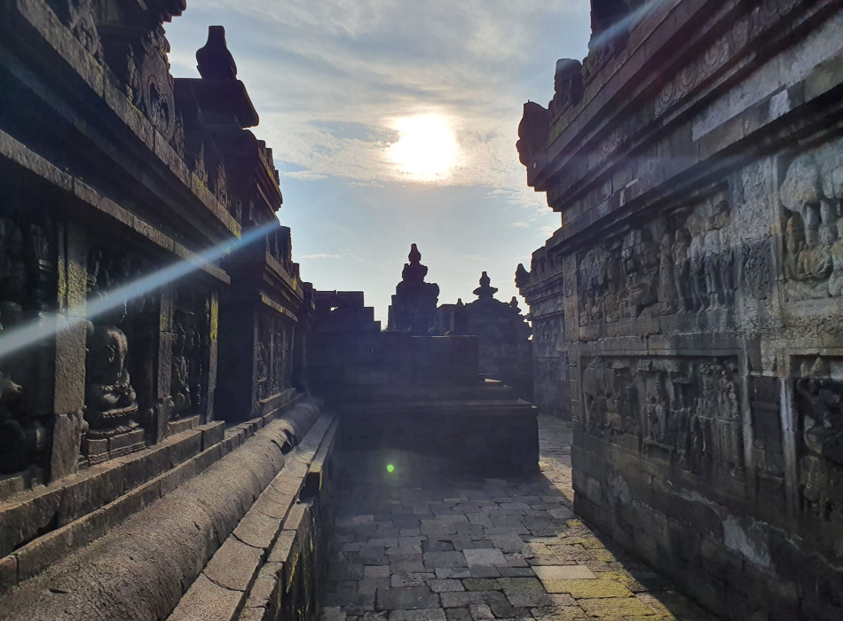 2 Day Tours : Pick up YIA Borobudur & Prambanan Trip stay at Yogyakarta