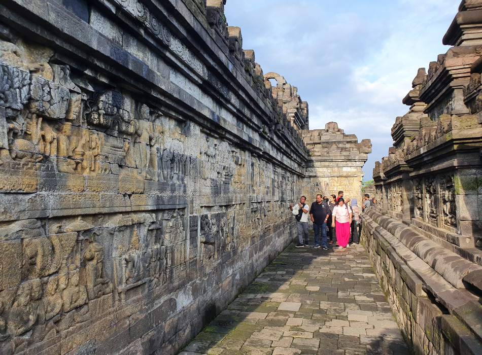 From Bali : Borobudur One Day tour include flights