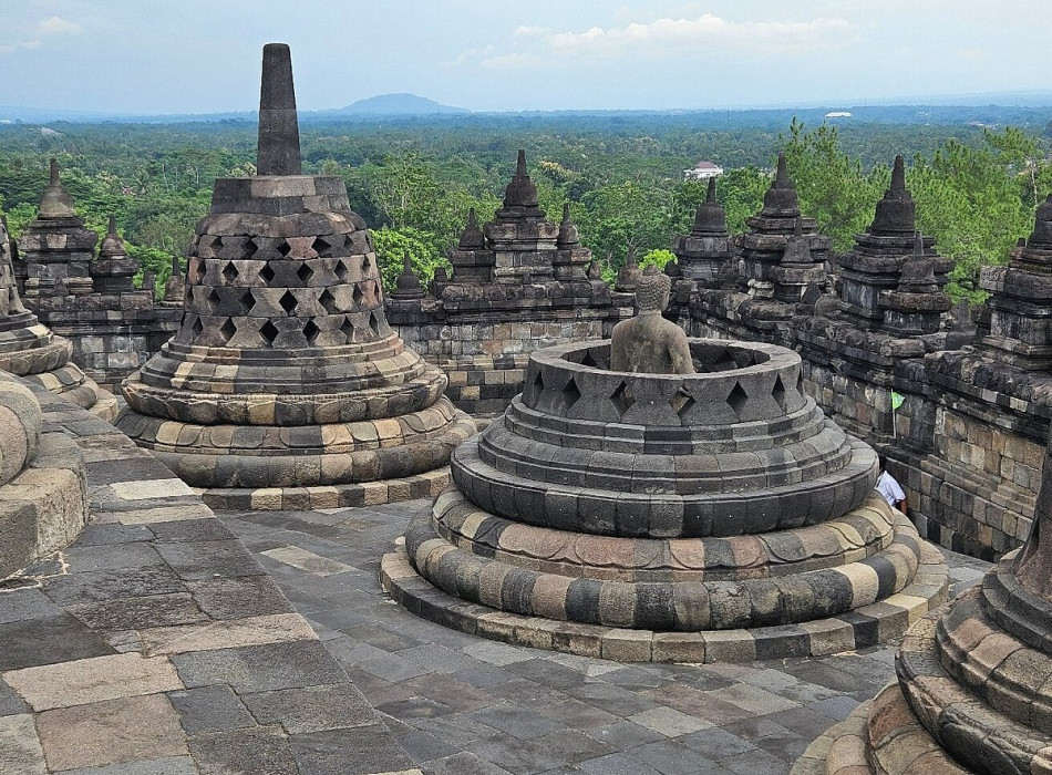 setumbu-sunrise-merapi-jeep-borobudur-prambanan-temples