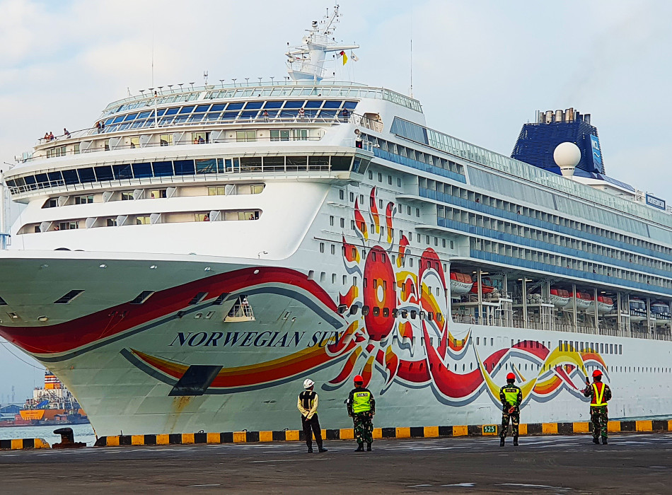 shore-excursion-borobudur-temple-semarang-port