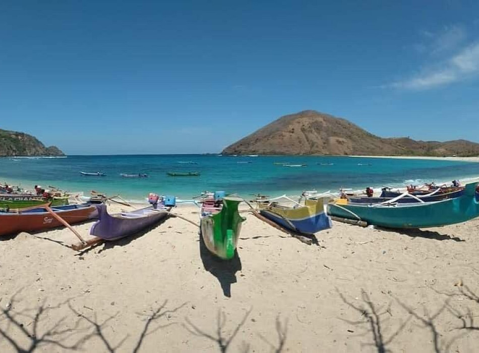 Sasak Tribe and Beach Tours from Lembar Port Lombok