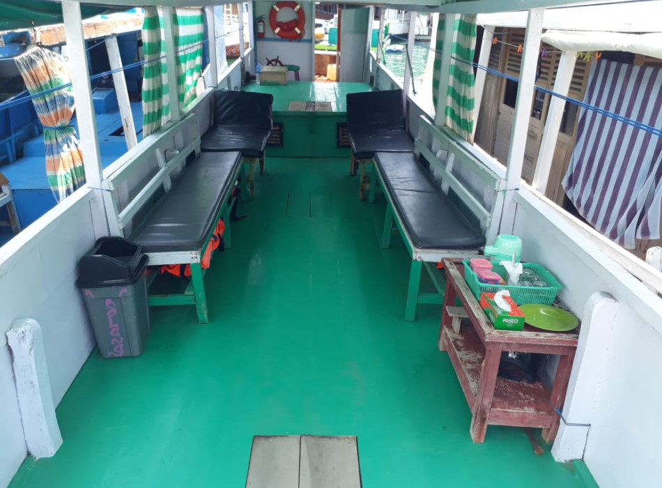 Komodo One Day Tour from Labuan Bajo by Wooden Boat