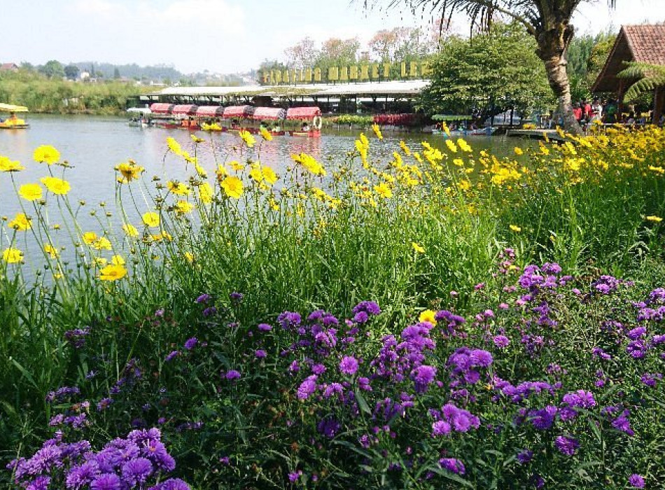 4D3N Jakarta Bandung Tour Package