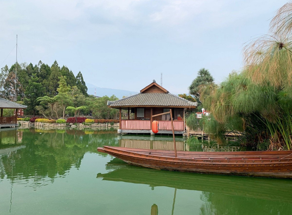 4D3N Jakarta Bandung Tour Package