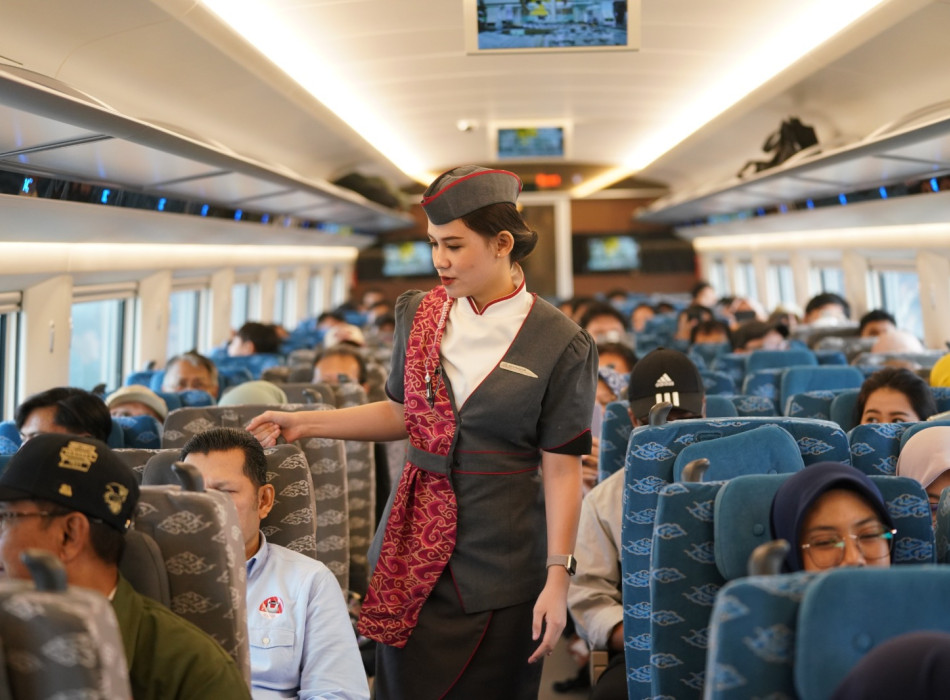 4D3N Jakarta Bandung Tour by WHOOSH Fast Train