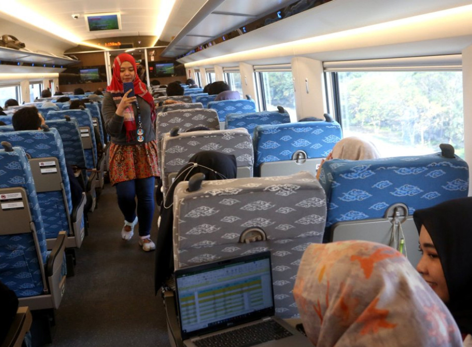 4D3N Jakarta Bandung Tour by WHOOSH Fast Train