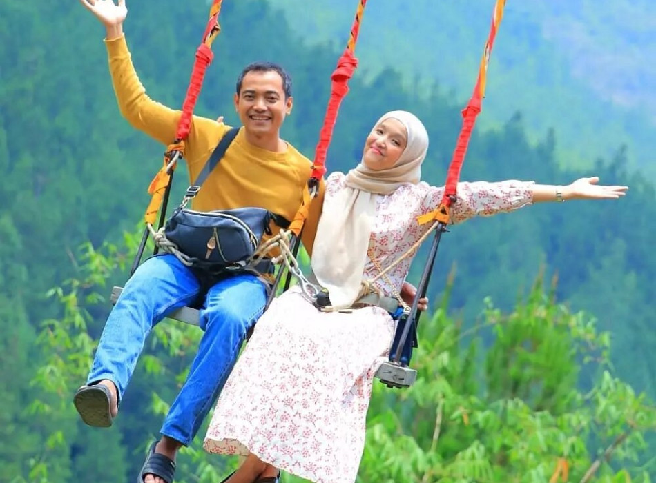 4D3N Jakarta Bandung Tour by WHOOSH Fast Train