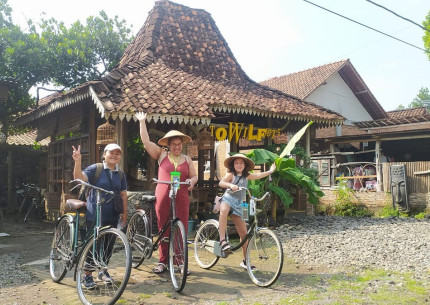 Yogyakarta: Cycling Tour to Traditional Village