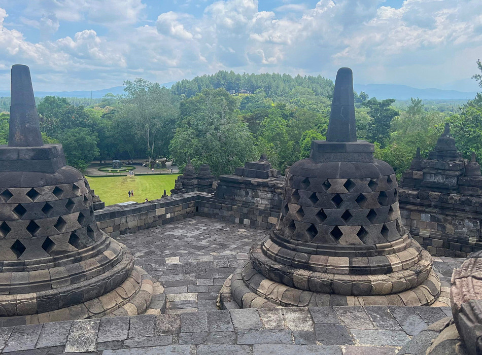 Kedung Kayang Waterfall and Borobudur Temple Tours
