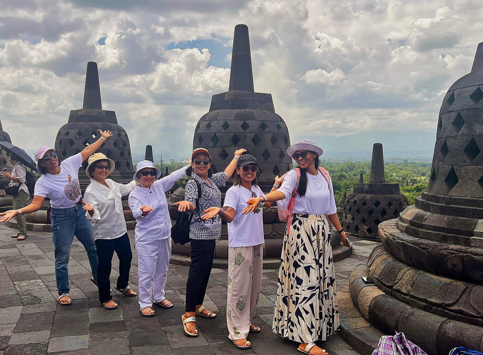 Kedung Kayang Waterfall and Borobudur Temple Tours