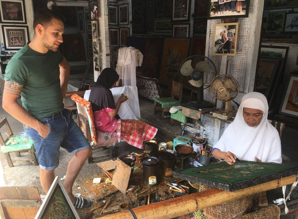 Batik Making Course in Yogyakarta with Hotel's transfers