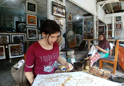 Batik Making Course in Yogyakarta with Hotel's transfers