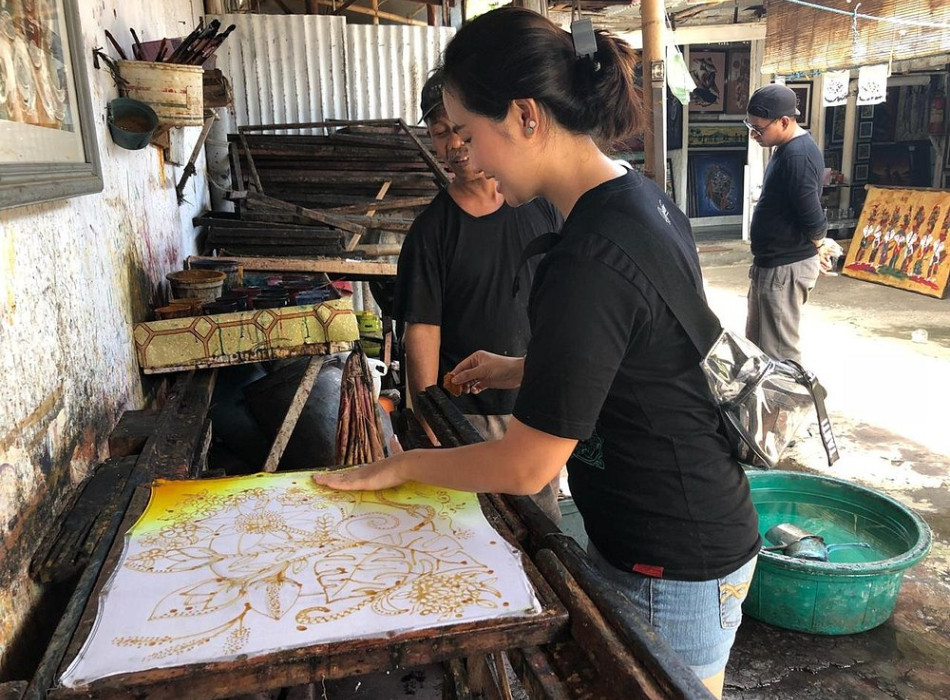 Yogyakarta: Full-day Batik Making Course with Hotel's transfers