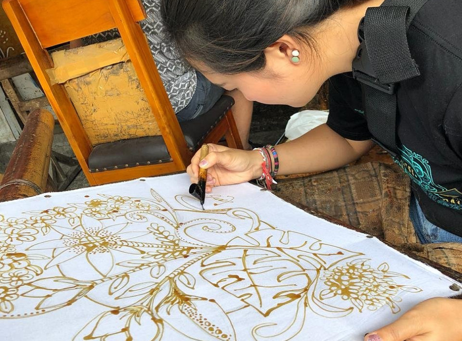 Yogyakarta: Full-day Batik Making Course with Hotel's transfers