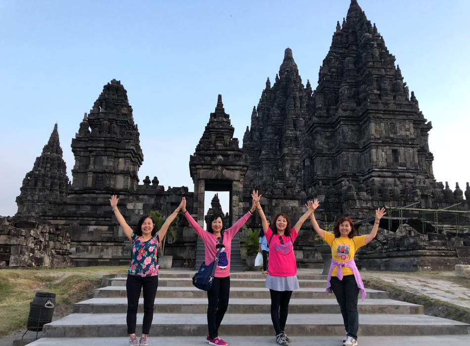 Sunrise at Borobudur Merapi Jeep Prambanan