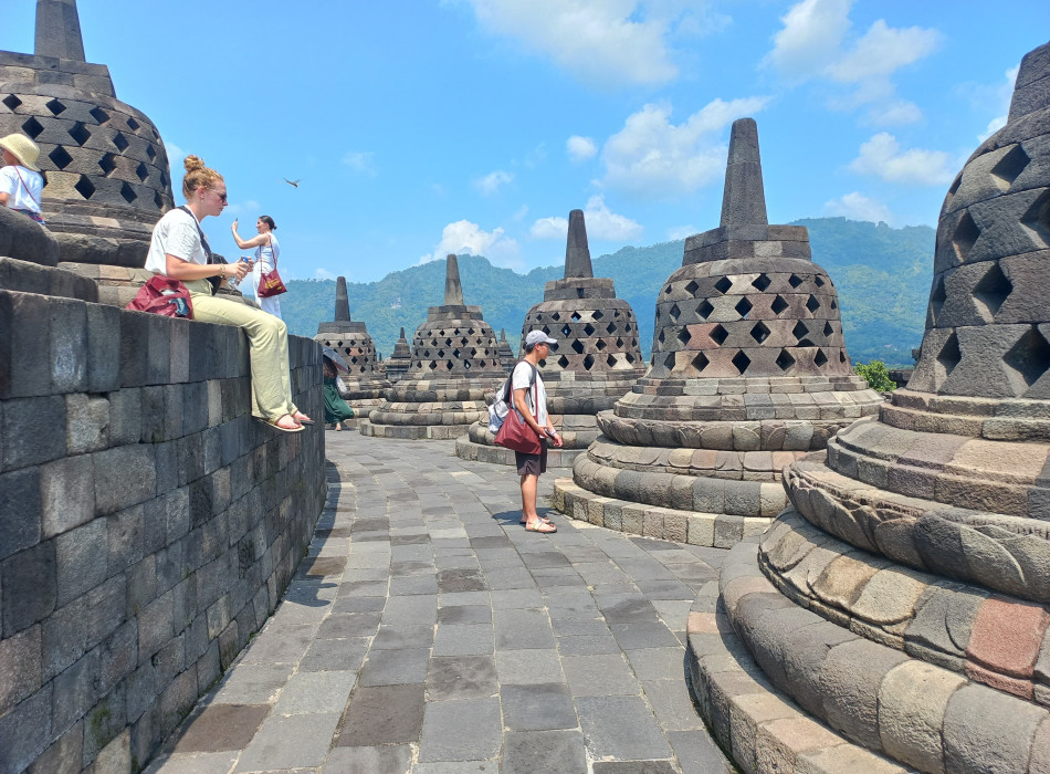 From Jakarta: Borobudur One Day Trip
