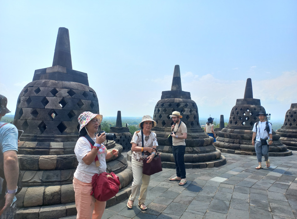 From Jakarta: Borobudur One Day Trip