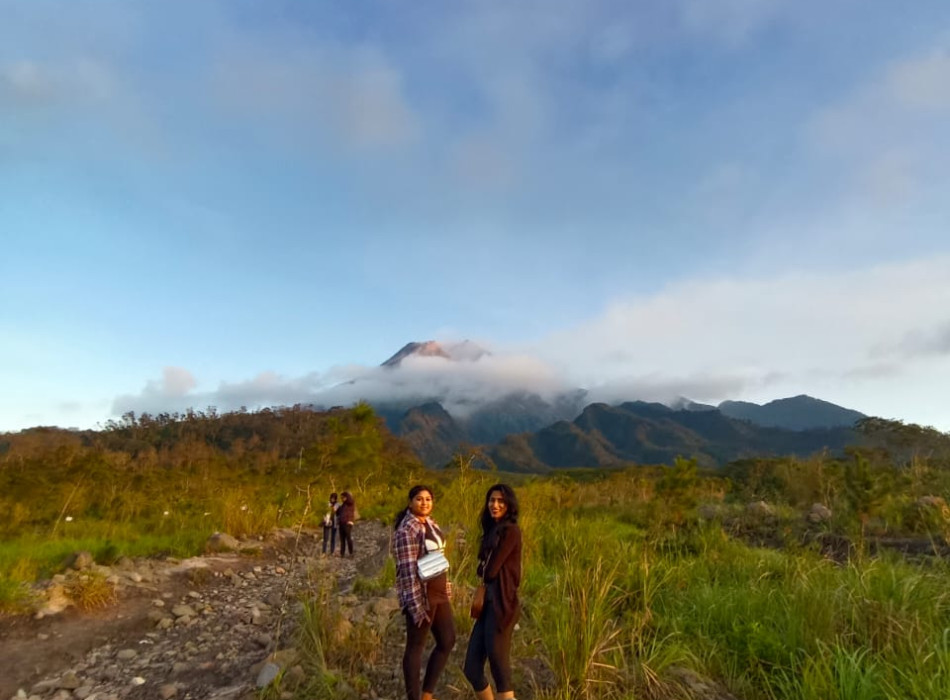 Merapi Jeep Prambanan Ramayana