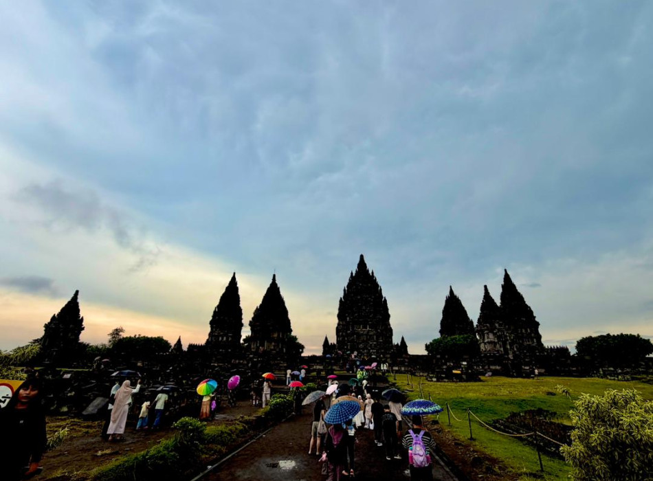 Merapi Jeep Prambanan Ramayana